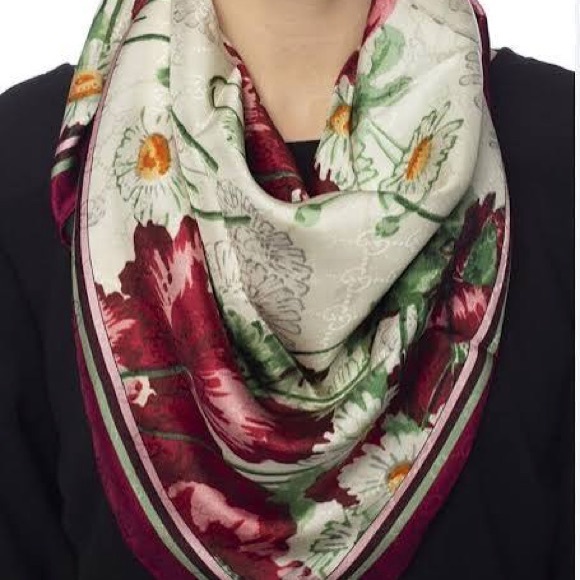 NWT Authentic Gucci Floral Deep Love Silk Scarf - Picture 2 of 11